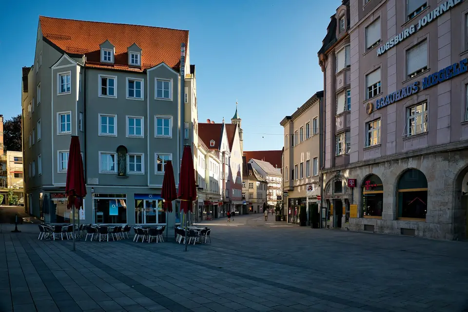 Augsburg — Renaissance-Stadt mit der Fuggerei als ältester Sozialsiedlung der Welt