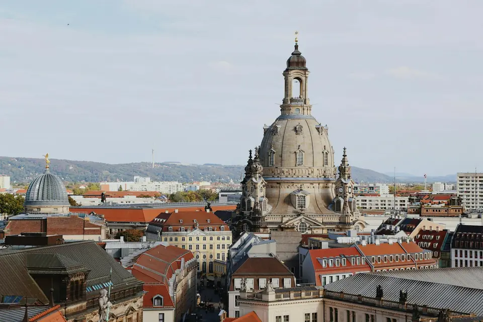 Dresden Frauenkirche Dresden am Neumarkt — wiederaufgebautes Wahrzeichen der sächsischen Landeshauptstadt