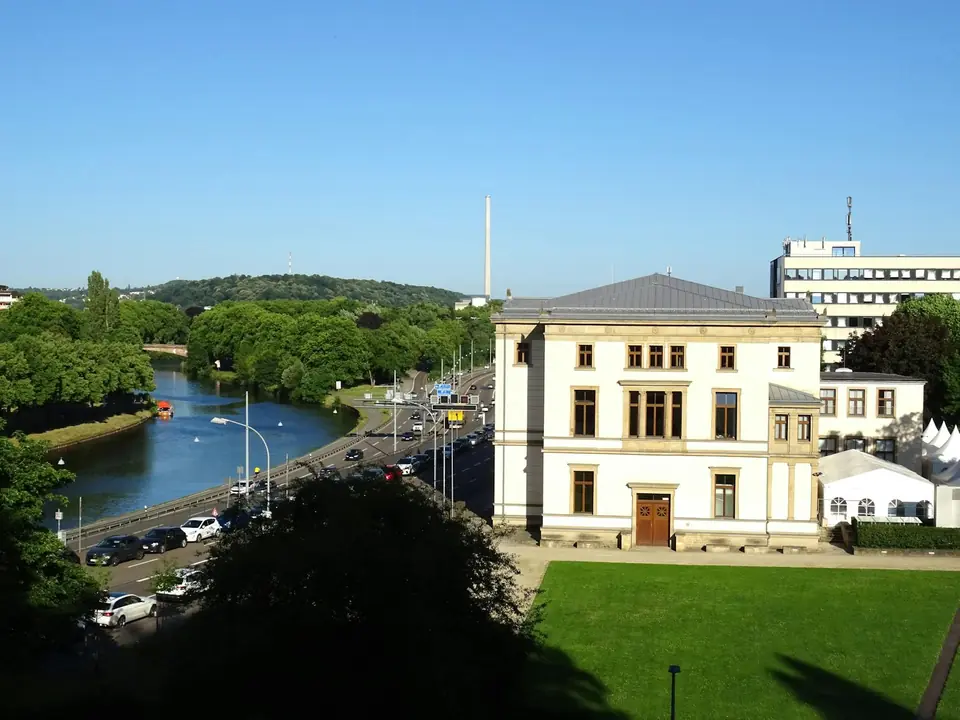 Saarbrücken — saarländische Landeshauptstadt an der Saar und französischen Grenze